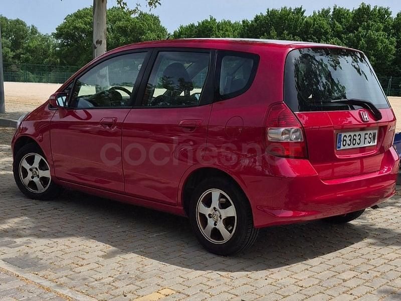 Usado Honda Jazz ES 83 CV (61 kW) 2007 Rojo Utilitario