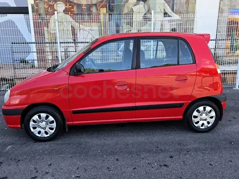Usado Hyundai Atos GLS 55 CV (40 kW) 2000 Rojo Utilitario