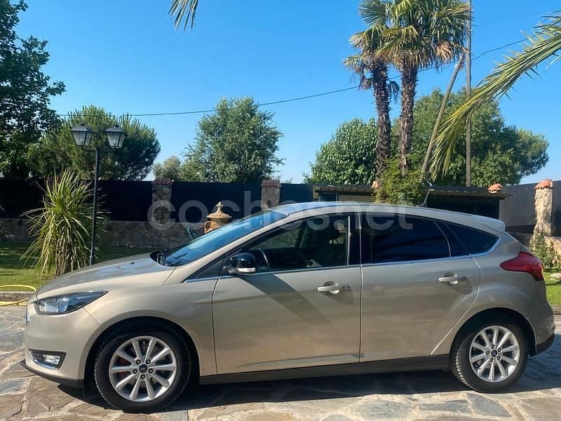Usado Ford Focus Titanium 150 CV (110 kW) 2016 Beige Berlina