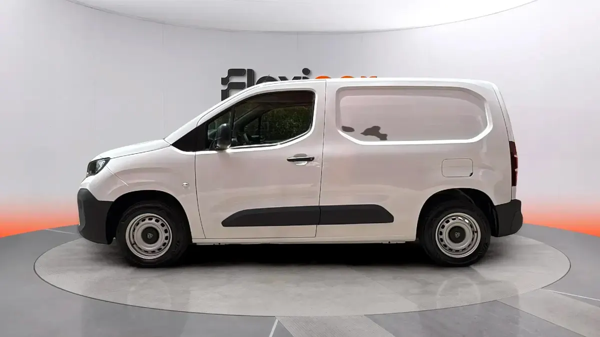 Usado Peugeot Partner 100 CV (73 kW) 2025 Blanco Monovolumen