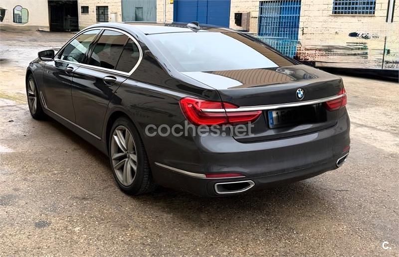 Usado BMW 740 Shadowline 320 HP (235 kW) 2018 Preto Sedan