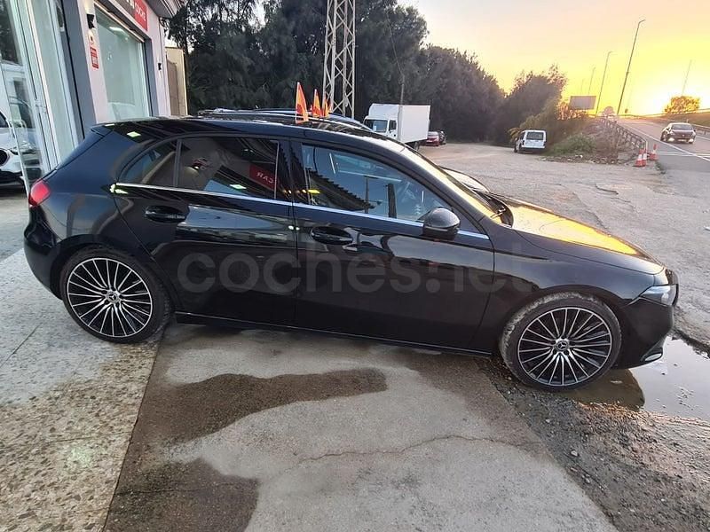Usado Mercedes A180 116 CV (85 kW) 2019 Negro Berlina