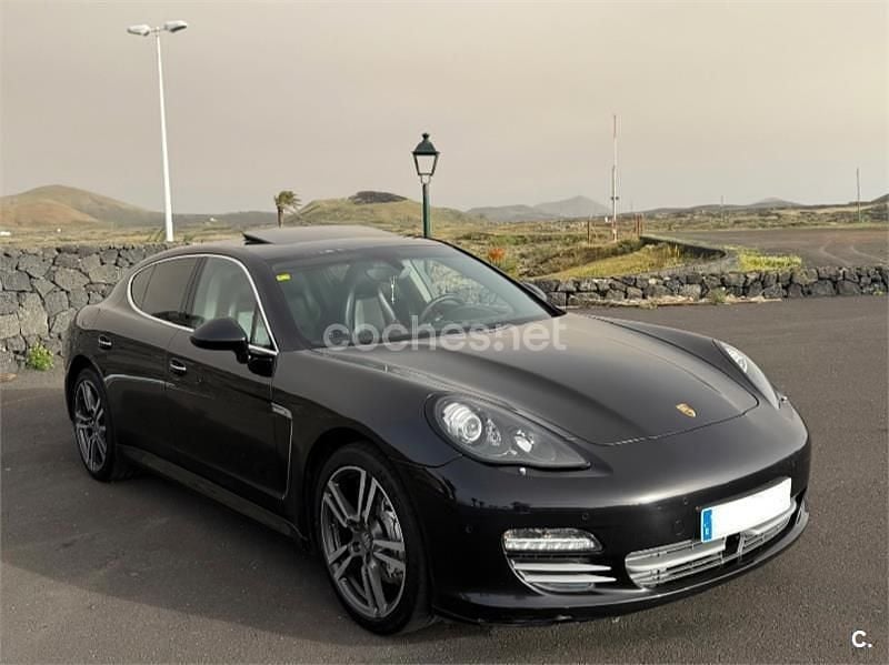 Begagnad Porsche Panamera 400 HK (294 kW) 2011 Svart Halvkombi