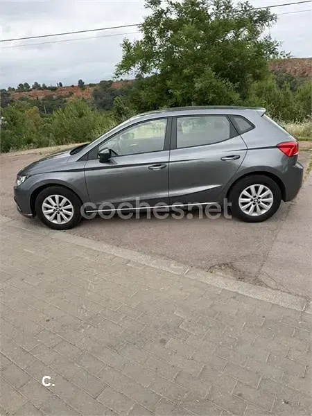 Usado Seat Ibiza Style 75 CV (55 kW) 2018 Gris / plata Utilitario