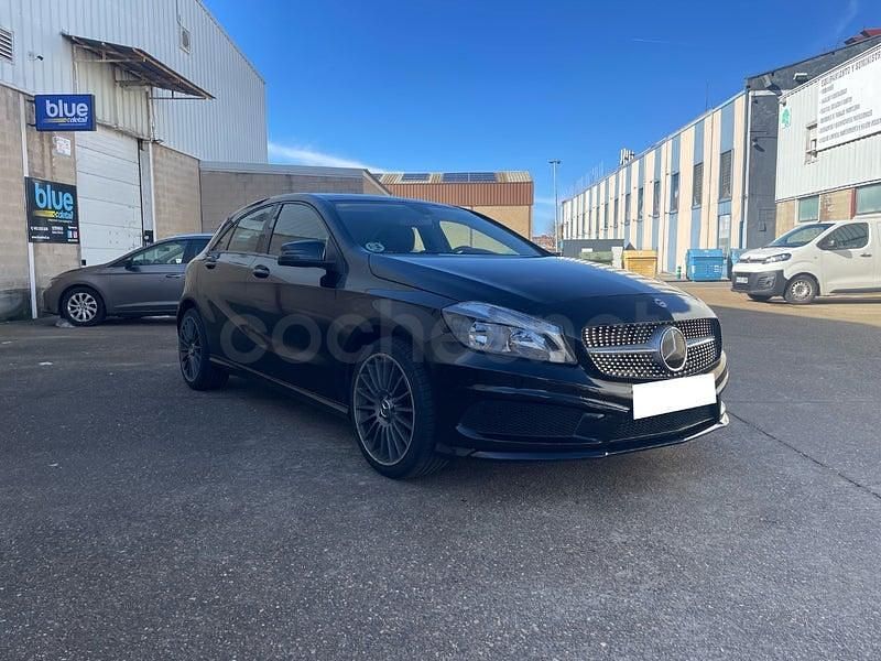 Usado Mercedes A180 AMG line 109 CV (80 kW) 2016 Negro Berlina