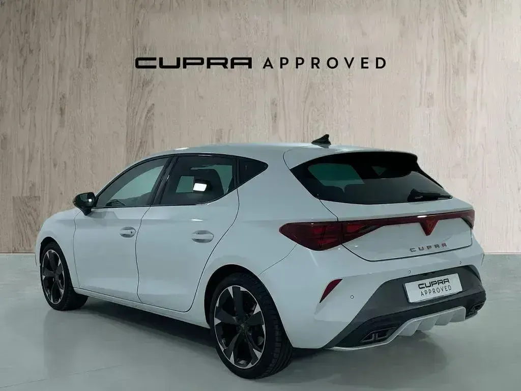 Usado Cupra Leon 150 HP (110 kW) 2025 Branco Sedan