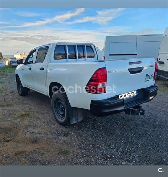 Usado Toyota HiLux 150 CV (110 kW) 2022 Blanco Pickup/Camioneta