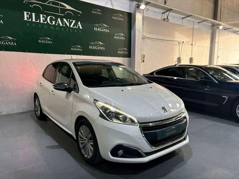 Usado Peugeot 208 Allure 110 CV (80 kW) 2018 Blanco Utilitario