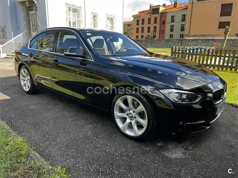 Usado BMW 320 Luxury Line 184 CV (135 kW) 2012 Negro Berlina