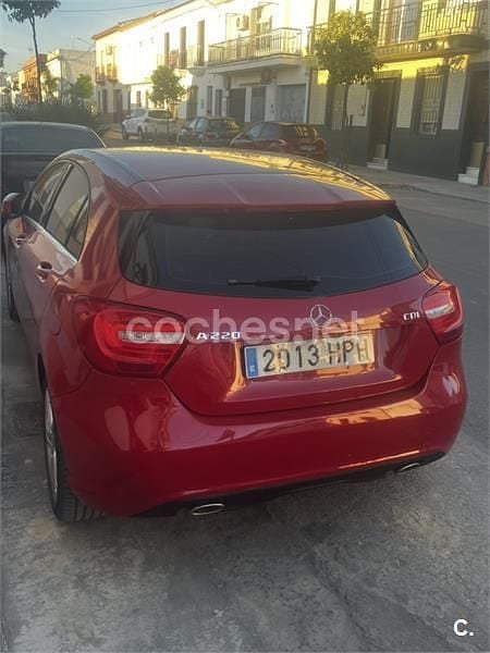 Usado Mercedes A220 Urban 170 CV (125 kW) 2013 Rojo Berlina
