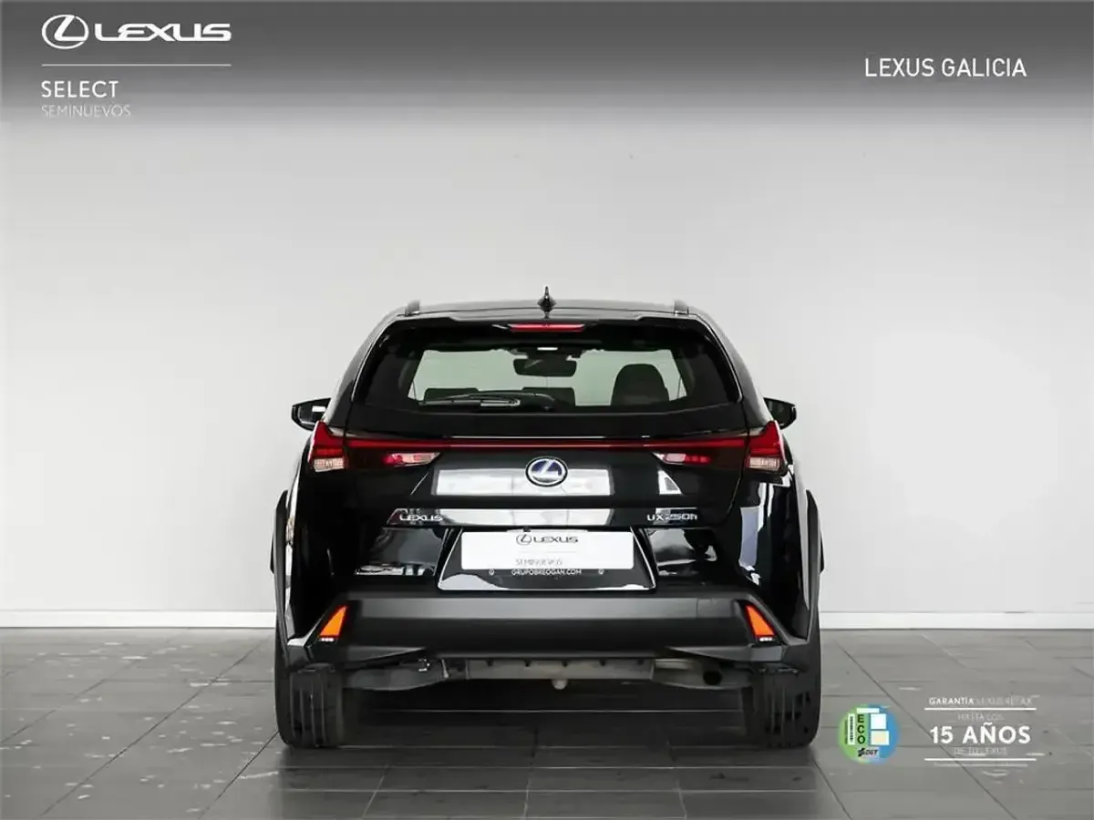 Usado Lexus UX Business Edition 184 CV (135 kW) 2022 Negro SUV