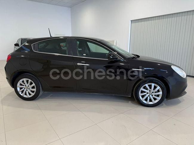 Usado Alfa Romeo Giulietta Sprint 105 CV (77 kW) 2015 Negro Berlina