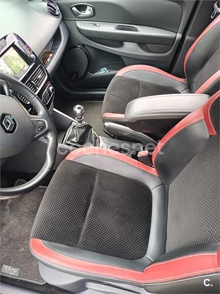 Usado Renault Clio IV Zen 120 CV (88 kW) 2016 Negro Berlina