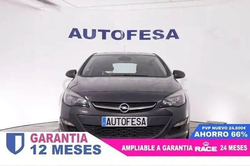 Usado Opel Astra Selective 140 CV (102 kW) 2015 Negro Berlina
