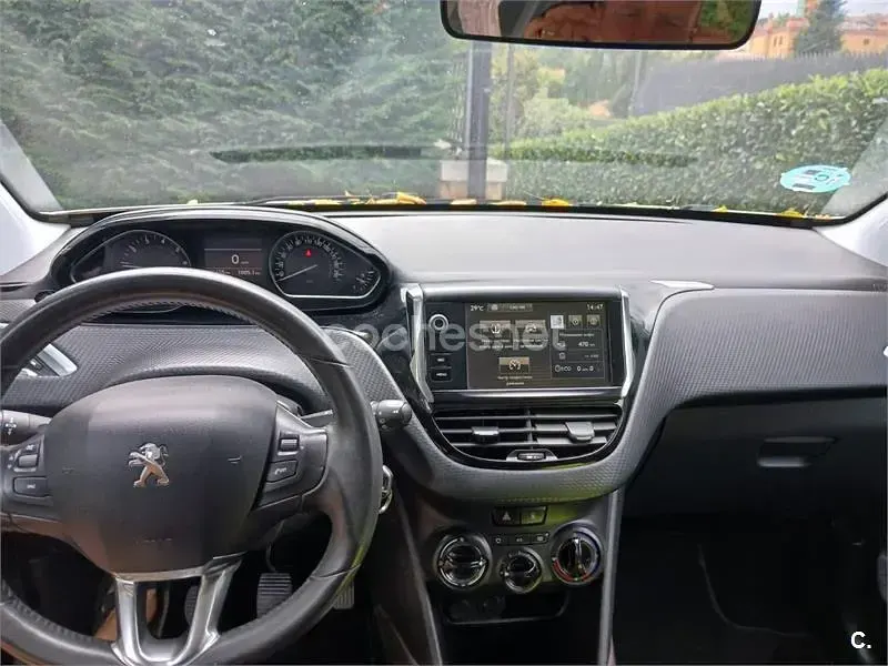 Usado Peugeot 2008 Style 110 CV (80 kW) 2016 Blanco SUV