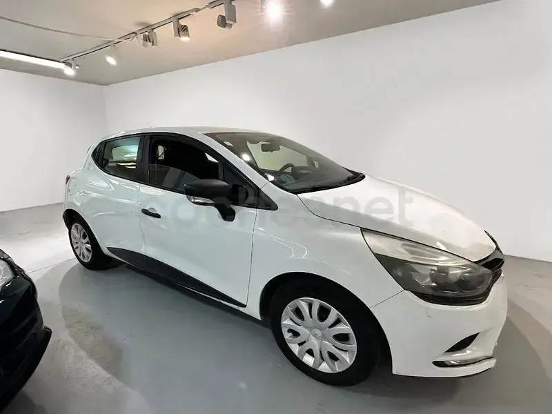 Usado Renault Clio IV Business 90 CV (66 kW) 2017 Blanco Berlina