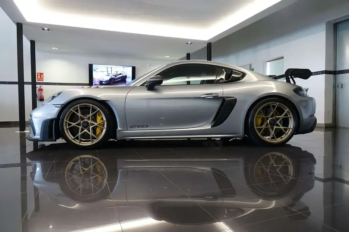 Usado Porsche 718 Spyder 420 CV (308 kW) 2024 Plateado Descapotable