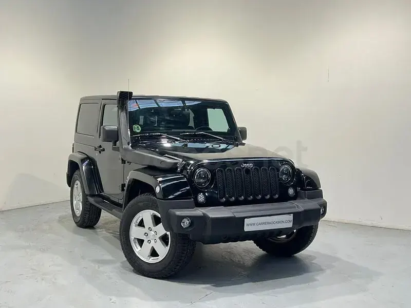 Usado Jeep Wrangler Sahara 200 CV (147 kW) 2012 Negro SUV