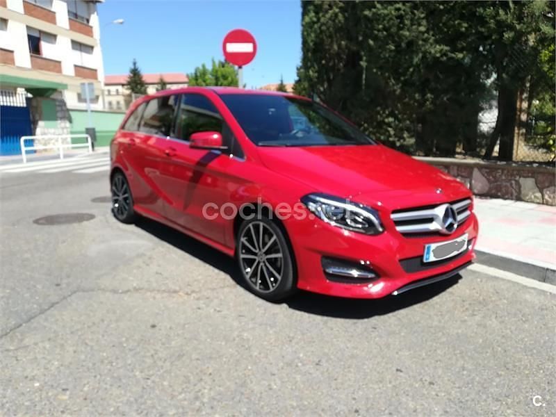 Rojo Usado 2017 Mercedes B200 Urban Monovolumen | 16.000 € (Precio justo) - Imagen 1/4