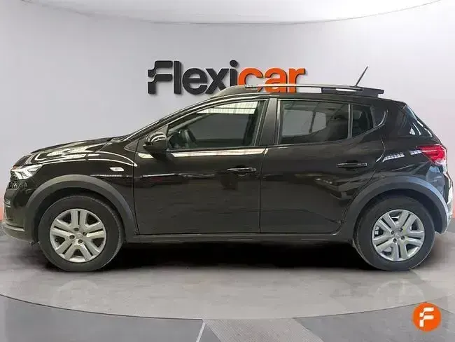 Usado Dacia Sandero Comfort 101 CV (74 kW) 2022 Negro