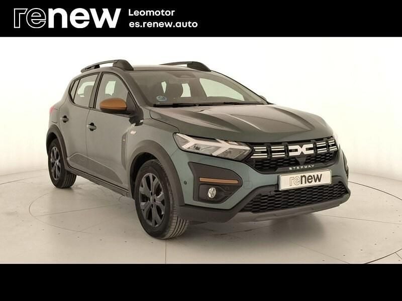 Usado Dacia Sandero Extreme 100 CV (73 kW) 2025 Verde Berlina