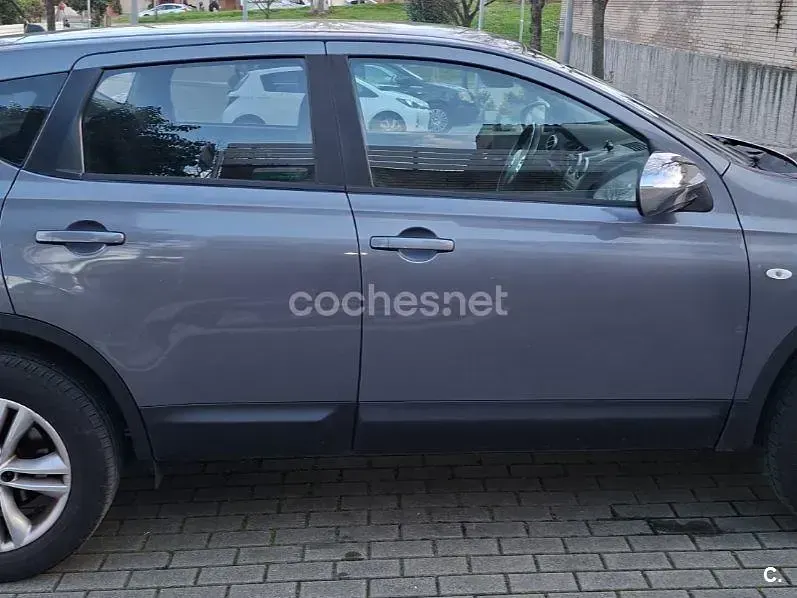 Usado Nissan Qashqai Acenta 106 CV (77 kW) 2010 Gris / plata SUV
