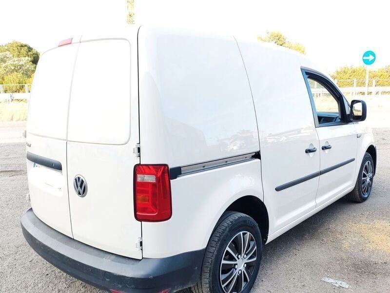Usado VW Caddy 75 CV (55 kW) 2019 Blanco Monovolumen