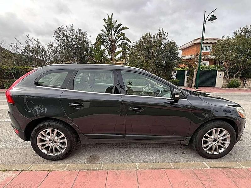 Używany Volvo XC60 Summum 175 KM (128 kW) 2010 Czarny SUV