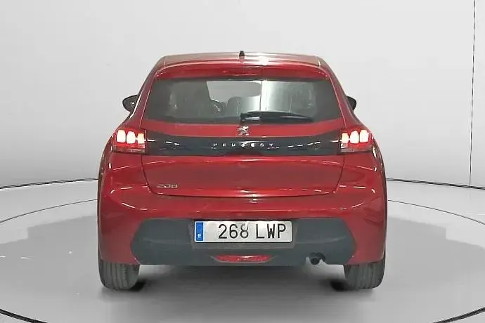 Usado Peugeot 208 Active 75 CV (55 kW) 2022 Rojo Utilitario