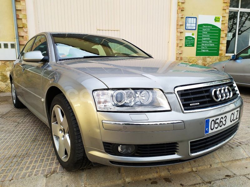 Gris / plata Usado 2004 Audi A8 Berlina | 5400 € (Precio justo) - Imagen 1/4