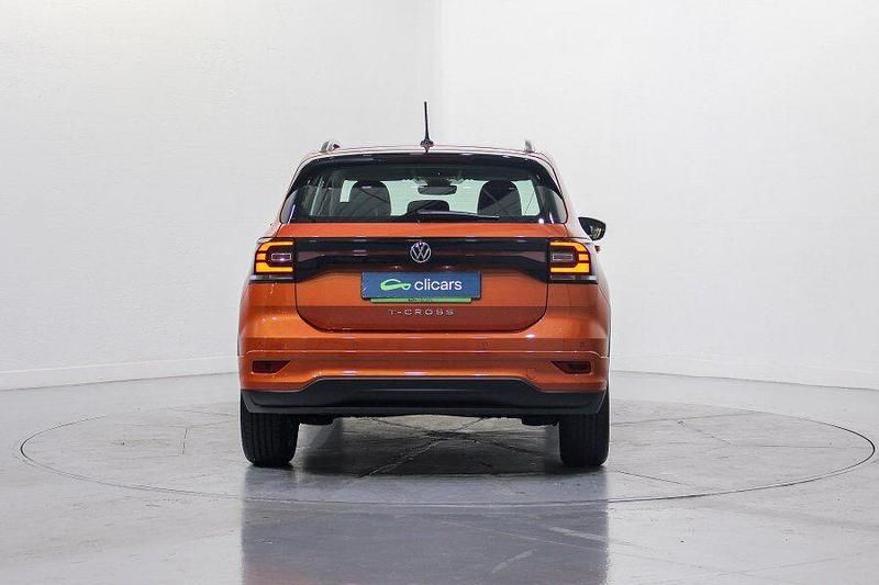 Usado VW T-Cross Sport 110 CV (80 kW) 2021 Naranja SUV