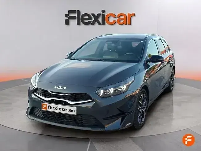 Usado Kia Ceed Style 100 CV (73 kW) 2025 Gris Utilitario