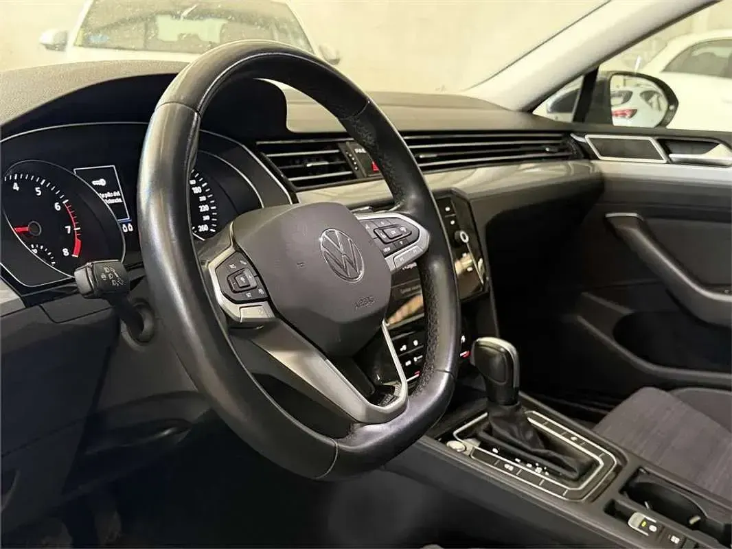 Usado VW Passat Executive 150 CV (110 kW) 2021 Berlina