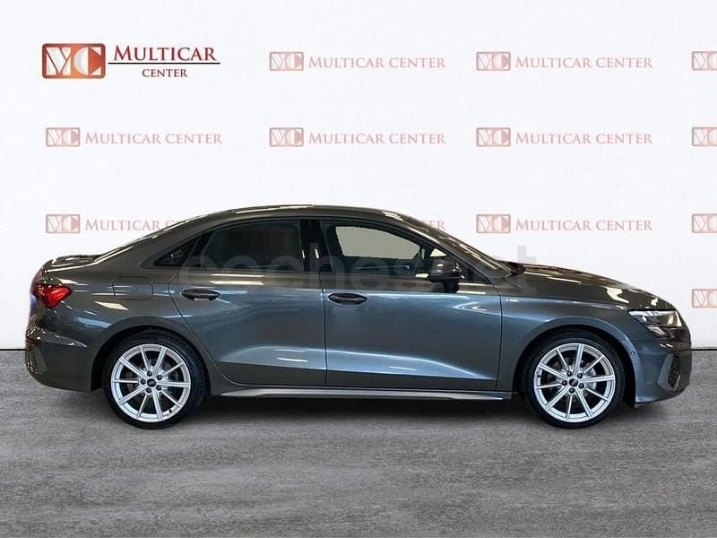 Usado Audi A3 S-Line 150 CV (110 kW) 2024 Gris / plata Berlina