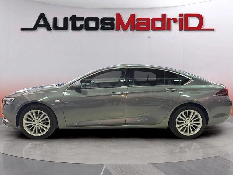 Usado Opel Insignia Innovation 165 HP (121 kW) 2019 Cinzento Sedan