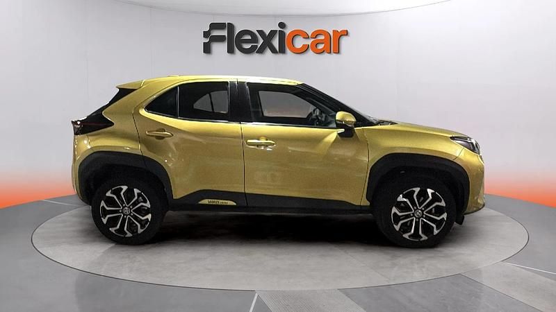 Usado Toyota Yaris Hybrid Active 116 CV (85 kW) 2024 Amarillo