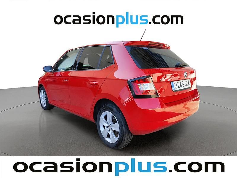 Usado Skoda Fabia Ambition 90 CV (66 kW) 2016 Rojo