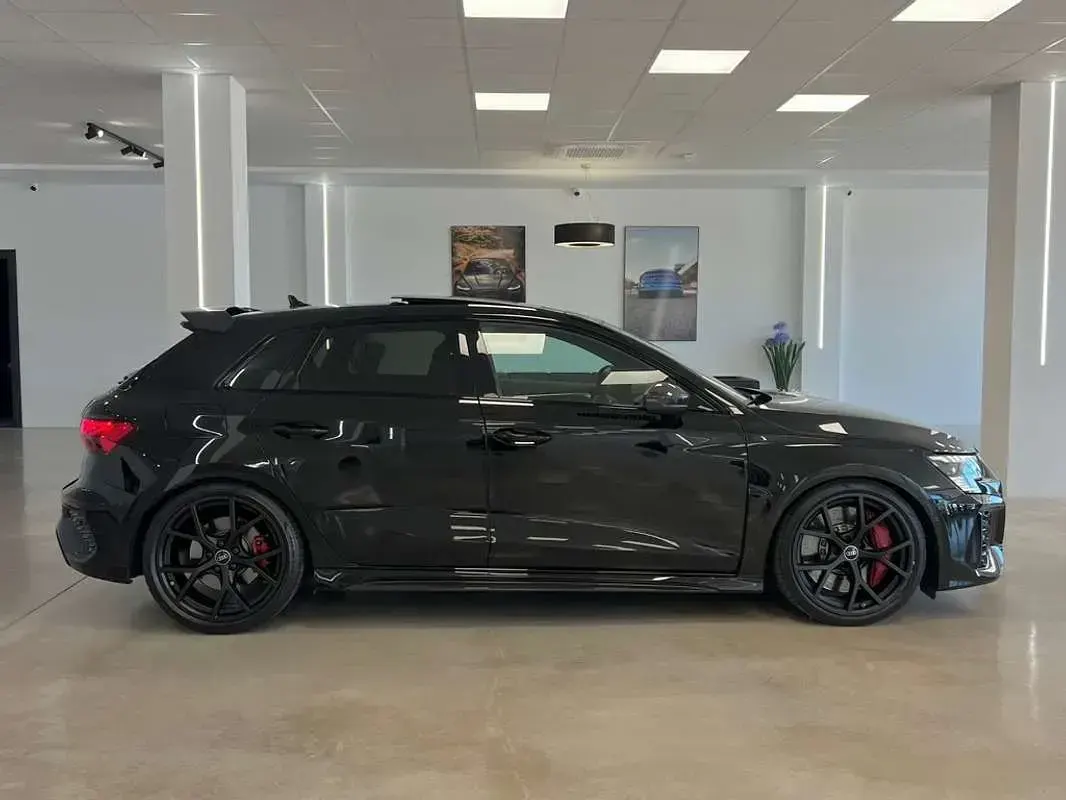 Usado Audi RS3 Sportback Design 400 CV (294 kW) 2023 Negro Utilitario