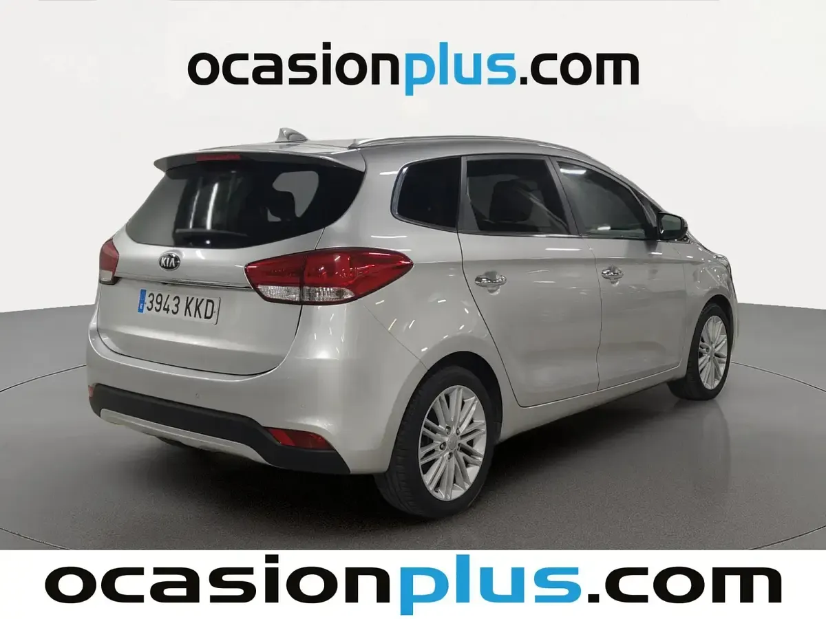Usado Kia Carens 136 CV (100 kW) 2018 Gris plata Monovolumen