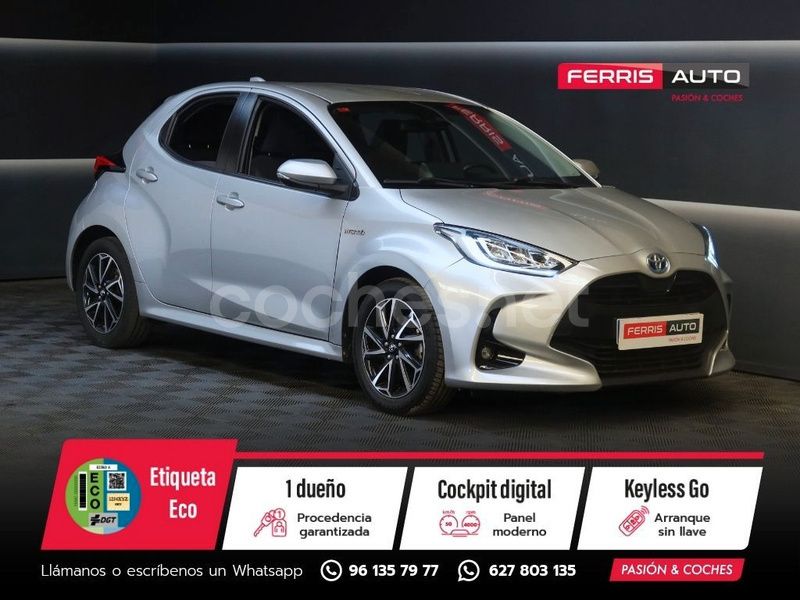Gris / plata Usado 2022 Toyota Yaris Hybrid Style Berlina | 20.490 € (Precio justo) - Imagen 1/4