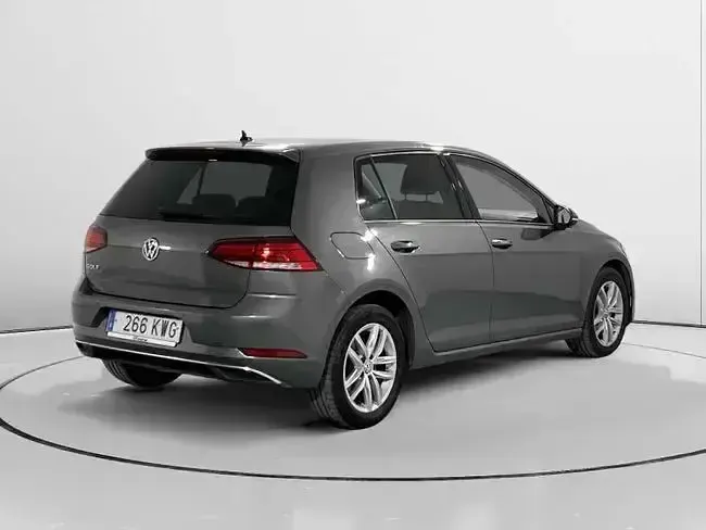 Usado VW Golf VII Advance 115 CV (84 kW) 2019 Gris Utilitario