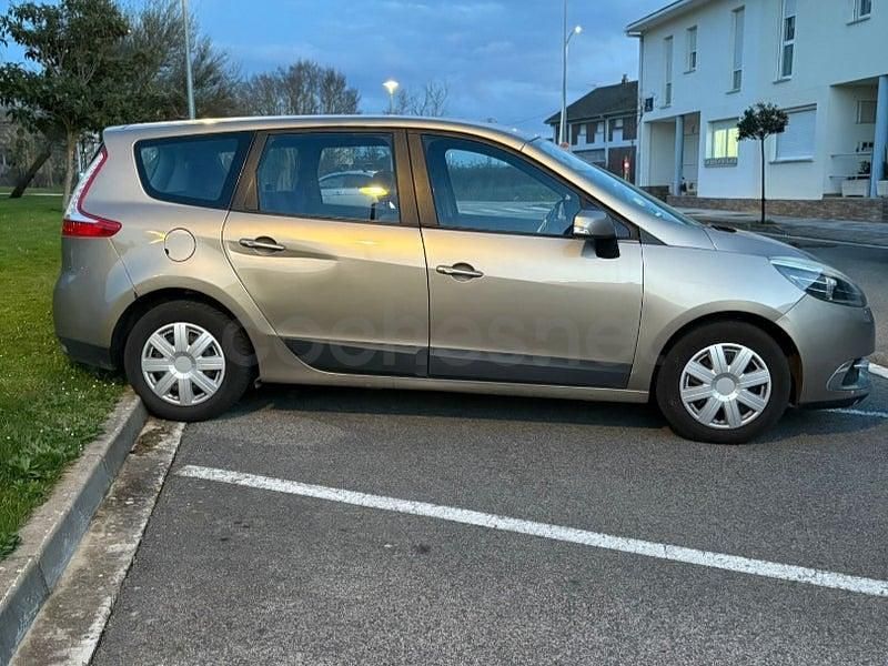 Usado Renault Grand Scénic III Bose Edition 110 CV (80 kW) 2014 Beige Monovolumen