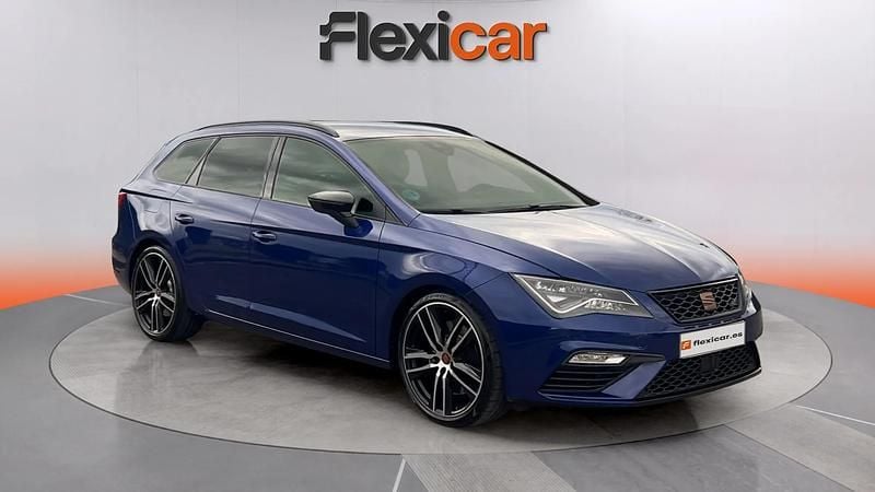 Usado Seat Leon ST 4Drive 300 CV (220 kW) 2019 Azul Familiar