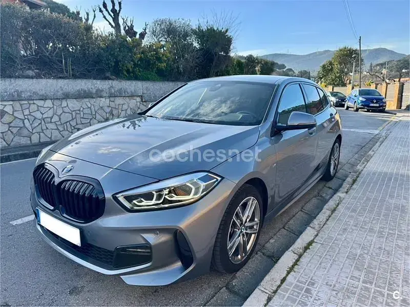 Usado BMW 118 Shadowline 136 CV (100 kW) 2024 Gris / plata Utilitario