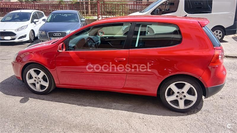 Usado VW Golf IV Sportline 140 CV (102 kW) 2005 Rojo Berlina