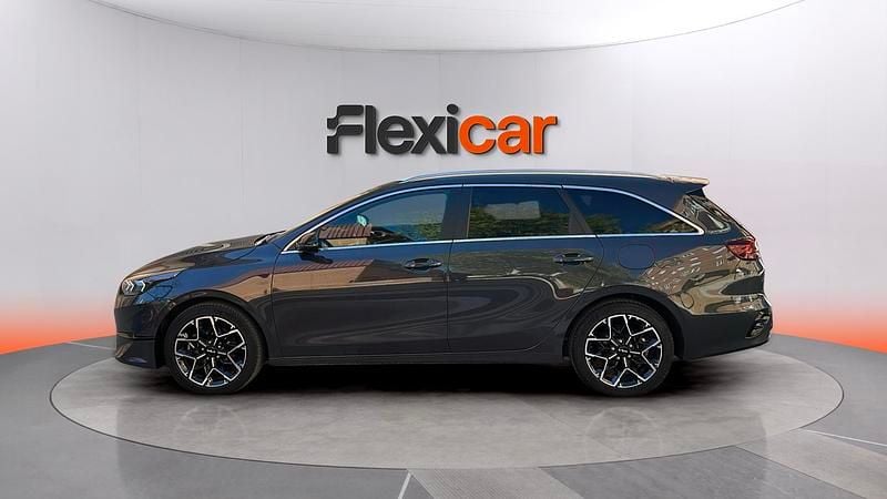 Usado Kia Ceed Style 100 CV (73 kW) 2025 Negro Utilitario