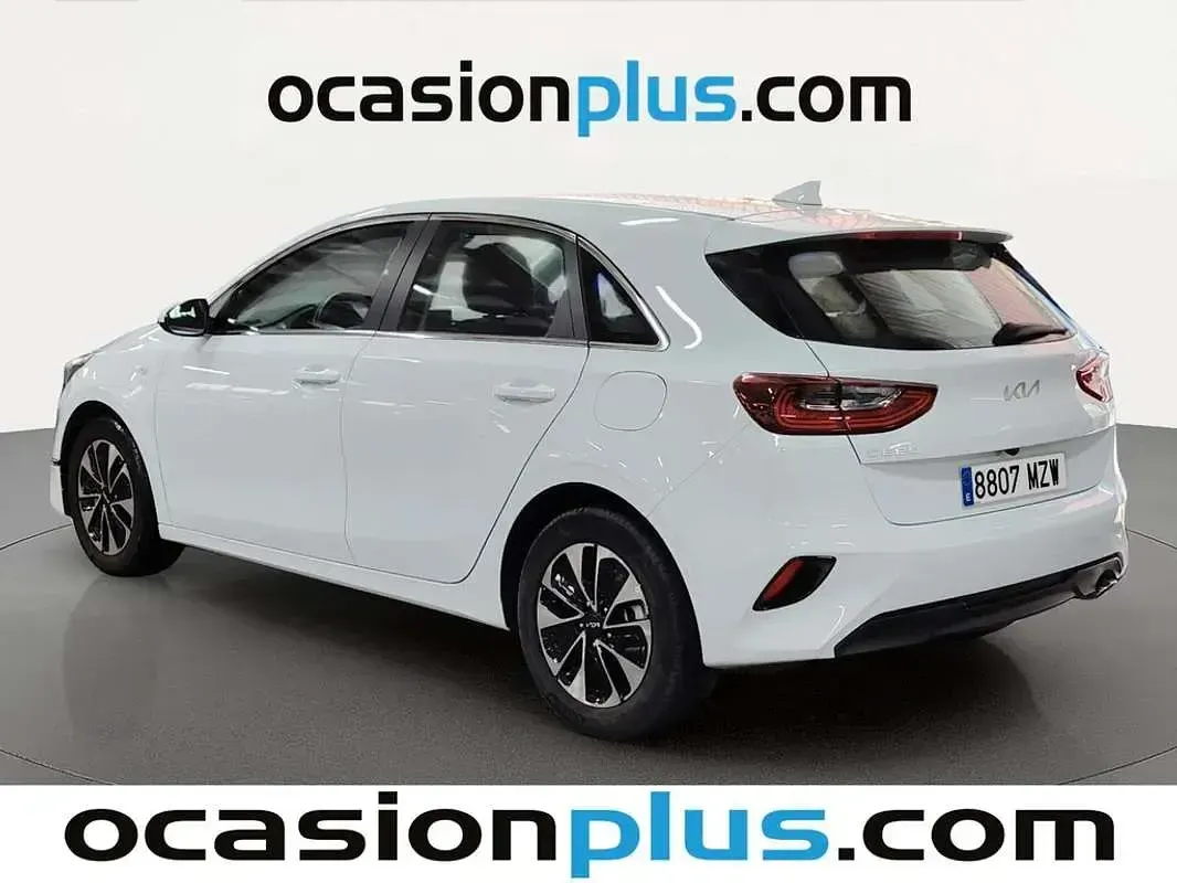 Usado Kia Ceed 101 CV (74 kW) 2025 Blanco Utilitario