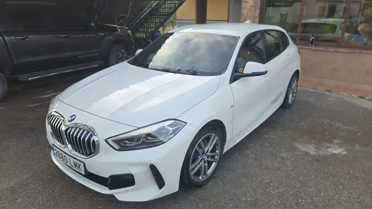 Usado BMW 118 M Sport 150 CV (110 kW) 2020 Blanco Utilitario