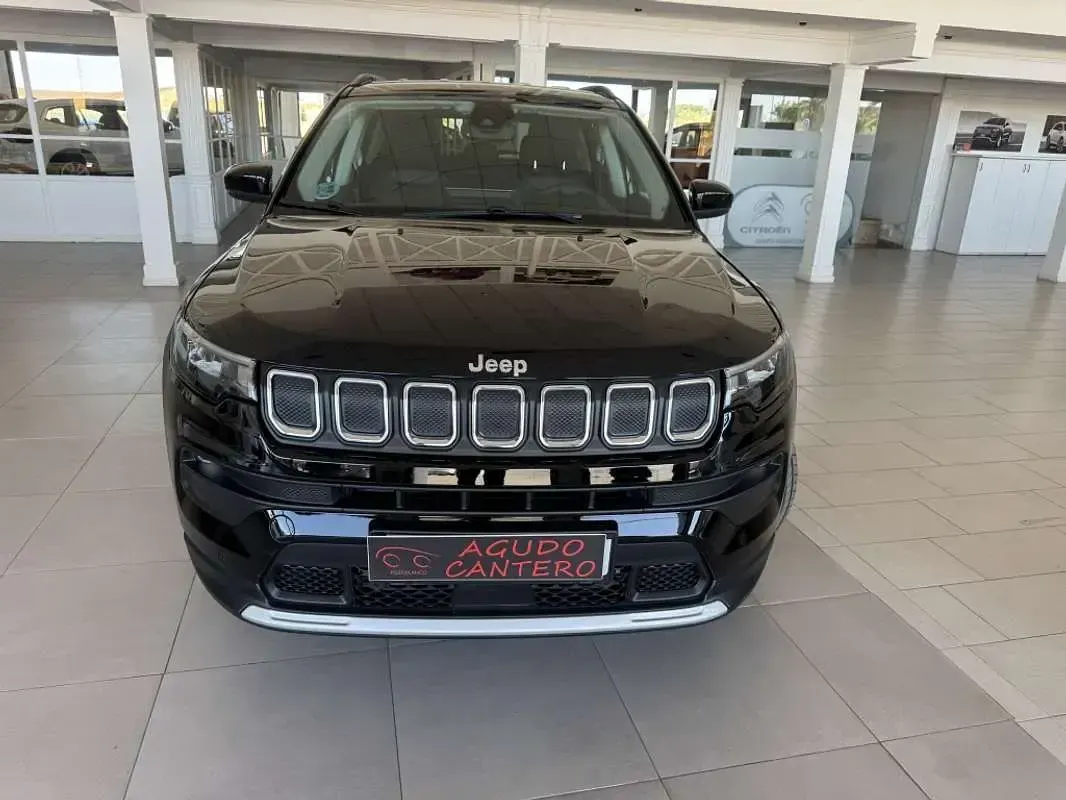 Usado Jeep Compass Limited 131 CV (96 kW) 2022 Negro SUV
