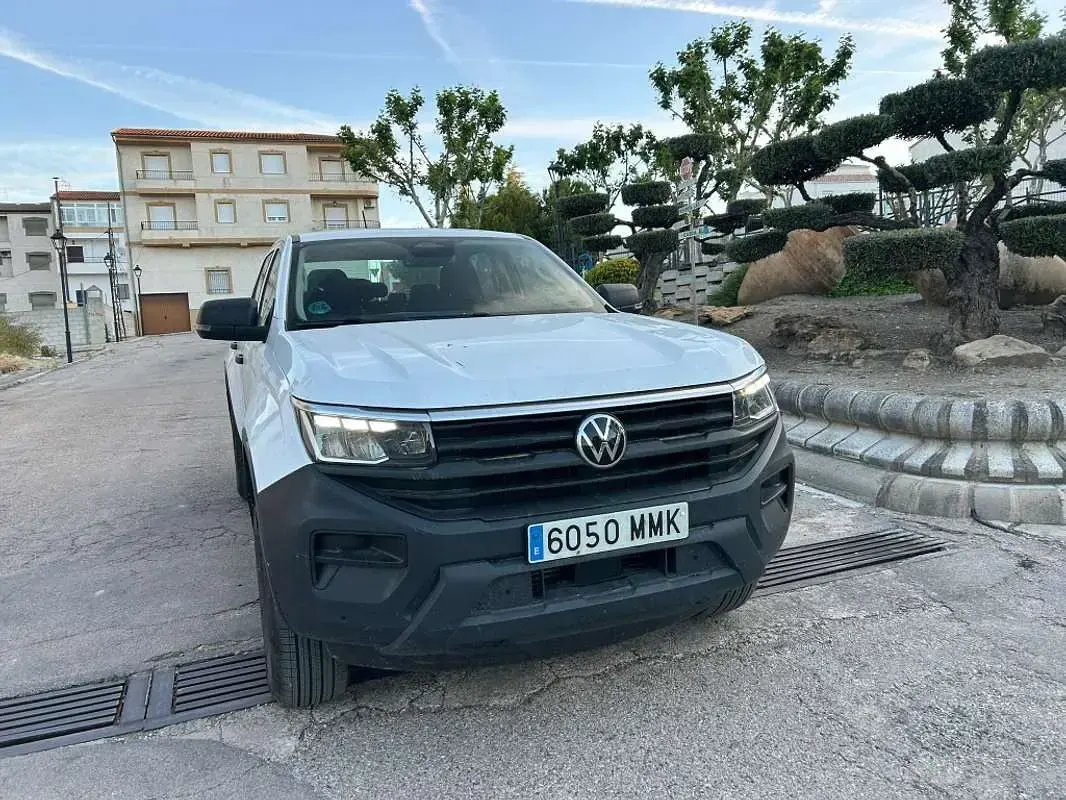 Usado VW Amarok 170 CV (125 kW) 2024 Blanco Pickup/Camioneta